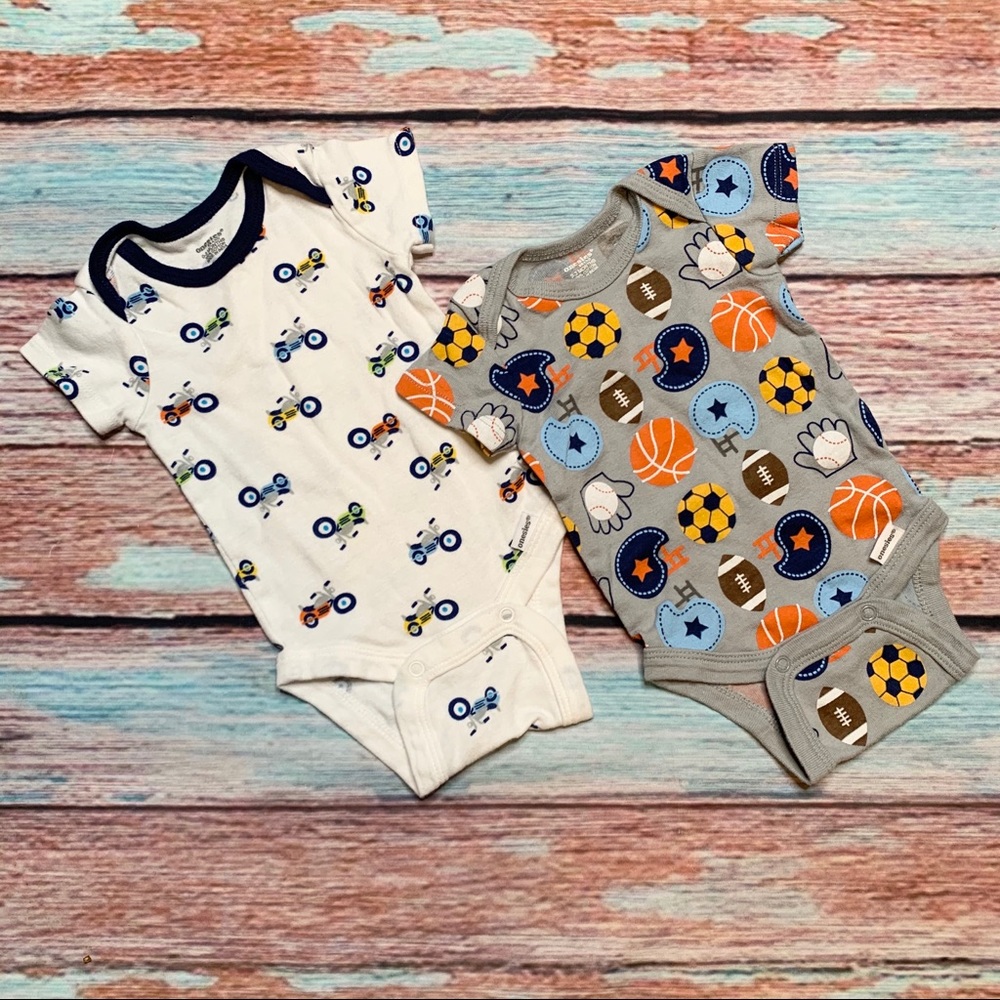 Set of 2 Onesies Bodysuits